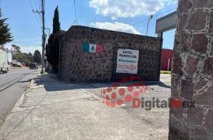 Empleados del hotel encontraron el cuerpo y llamaron a las autoridades correspondientes.