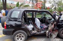 Tres mujeres que viajaban en una Tracker negra con matrícula del Estado de México quedaron heridas.