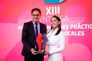 Dan premio a Michelle Núñez por las Mejores Prácticas de Gobiernos Locales