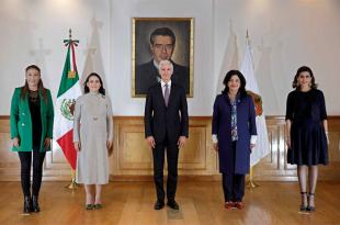 "Enhorabuena y que su labor sea en favor de las familias mexiquenses", indicó el mandatario estatal