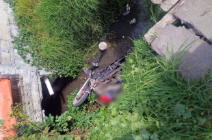 El motociclista murió en el lugar tras caer a una zanja