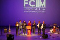Rinden homenaje a Rosa Gloria Chagoyán "Lola La Trailera".