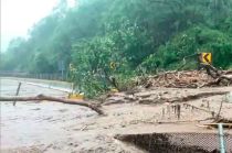 El Huracán "Otis" obligó al cierre en ambos sentidos de la vialidad, afectando la movilidad en todo el estado de Guerrero.