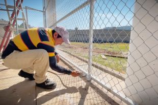 Una de las obras que está en proceso es el mejoramiento de las canchas deportivas de la comunidad de El Plan Zacapexco.
