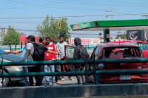 #Video: Mujer impacta contra muro de contención en Paseo Tollocan