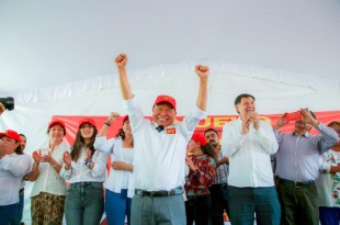 Pérez Cruz dio la bienvenida al candidato al Senado de la República, Gerardo Fernández, y agradeció su apoyo