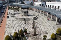 La plaza se había mantenido cerrada unos meses ya que el ayuntamiento indicó sobre un riesgo de colapso debido a su estado de abandono.