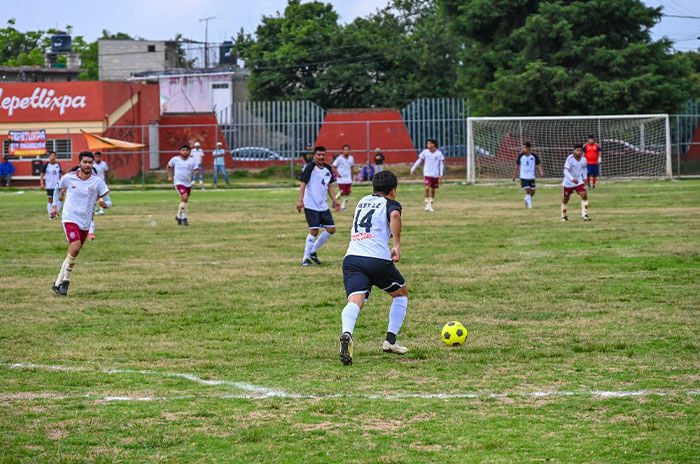 Nicolás Romero, Zumpango, Huehuetoca y Teotihuacán disputan este sábado las semifinales del Primer Torneo Metropolitano de Futbol 2026.