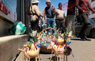 Venta de mulitas en el "Corpus Christi", tradición a punto de perderse
