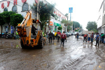 El escurrimiento desde la Sierra de Guadalupe inundó calles en San Cristóbal, Tulpetlac y otras colonias, con niveles de agua de hasta 40 cm en vialidades clave.