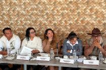 Respaldaron la propuesta para eliminar la reelección y criticaron su permanencia en cargos públicos.