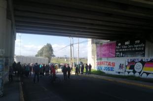 Comerciantes pedían la presencia de la presidenta municipal Nelly Brígida Rivera Sánchez para dialogar con ella.