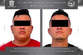 Les fueron asegurados envoltorios con hierba verde con las características de la marihuana.