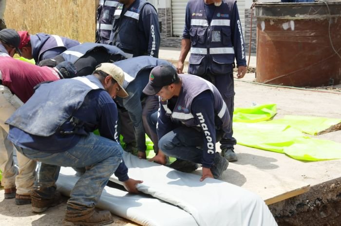 Azucena Cisneros Coss supervisó los trabajos de rehabilitación de la línea de conducción del Sistema Cutzamala en avenida Cegor, en Ecatepec.