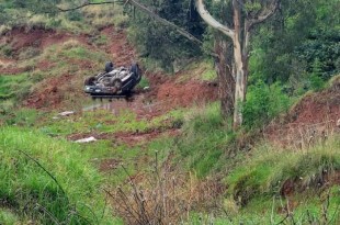 El exceso de velocidad fue una de las causas que provocaron la volcadura.