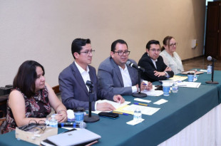 Isidro Rogel Fajardo, encargado del despacho de Rectoría, en la Sesión del H. Consejo Universitario