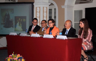 Presentan catálogo "Discursos de la piel, homenaje a Felipe S. Gutiérrez"