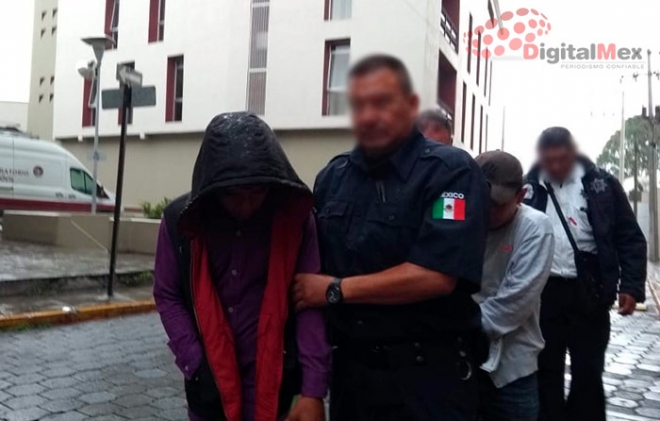 Sorprenden a presuntos migrantes retirando propaganda del PRI en Metepec