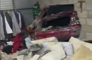 El automovilista perdió el control e impacto contra una casa
