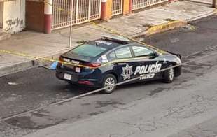 Vecinos de la delegación se percataron de la presencia de un sujeto que permanecía inmóvil sobre la carpeta asfáltica y alertaron a las autoridades