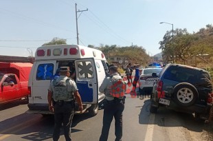 El accidente ocurrió al filo de las 15:30 horas de este martes sobre la carretera federal 134, a la altura del kilómetro 101, cerca del restaurante "La Palapa".