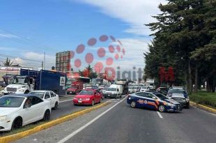 El motociclista no ha sido identificado y el conductor del tráiler se dio a la fuga.