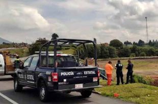 La patrulla de la Secretaría de Seguridad perdió el control y chocó con una camioneta.