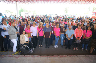 Azucena Cisneros encabezó el inicio del noveno curso del programa Mujeres al Volante