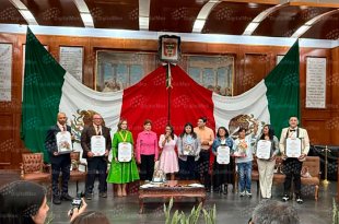 Ruth Salinas Reyes encabezó la entrega del galardón Corazón Naranja, que reconoció a ciudadanos y colectivos por su trabajo en distintos sectores.