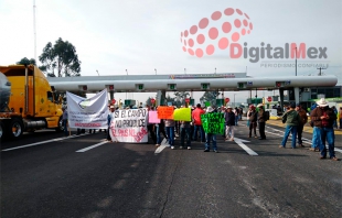 Campesinos bloquean tramos carreteros en el Valle de Toluca; exigen recursos