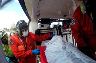 Trasladan vía aérea a paciente por bloqueo en Circuito Exterior Mexiquense