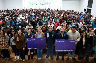 Video: Huixquilucan entrega 15 mil 500 apoyos para estudiantes y familias del municipio
