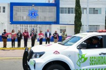La gobernadora Delfina Gómez Álvarez y Alan Velasco Aguero, Presidente Municipal de Valle de Chalco, dieron el banderazo de salida a 25 patrullas que estarán adscritas a la Dirección de Seguridad Pública y Tránsito Municipal.