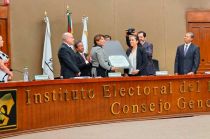 Recibe Delfina Gómez constancia como gobernadora electa de #Edomex