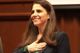 La aspirante a la Rectoría calificó como un exceso la solicitud de documentos no contemplados en la convocatoria y confía en revertir la decisión de la Comisión Especial Electoral