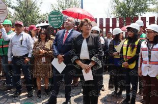 La gobernadora Delfina Gómez Álvarez y el secretario general de Gobierno, Horacio Duarte Olivares, durante el desarrollo del Simulacro Nacional 2026.